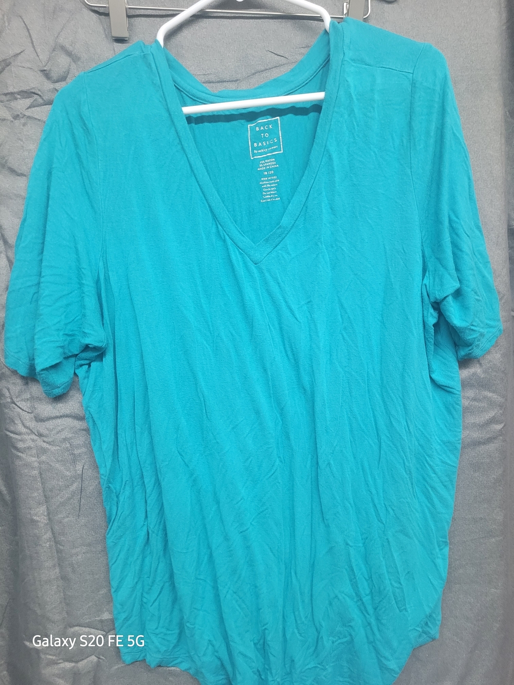 Women's Teal V-Neck Short Sleeve Tee